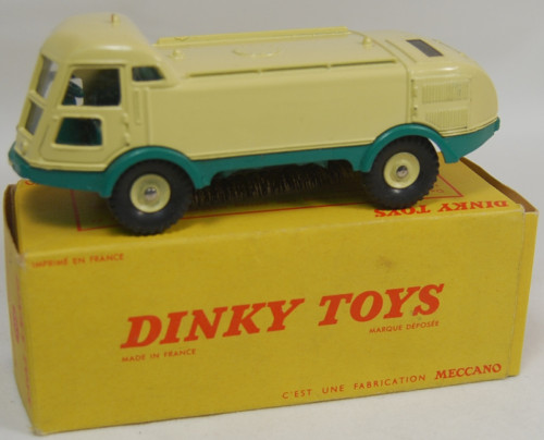 Dtf379-dinky toys-berliet gak-painted cow cattle trailer 577